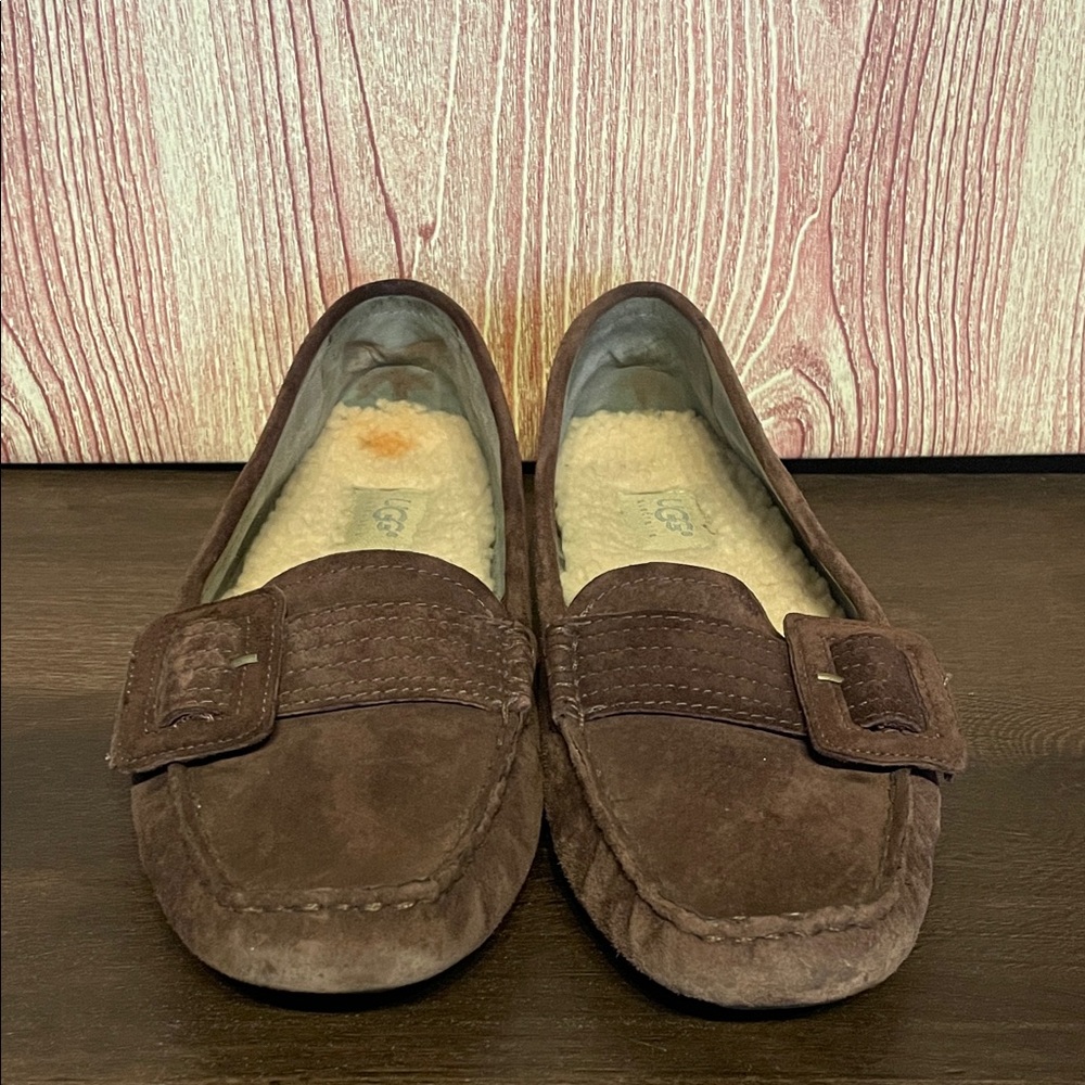 UGG Retreat Women’s Shearling Buckle Moccasin Suede Loafers - Picture 2 of 11